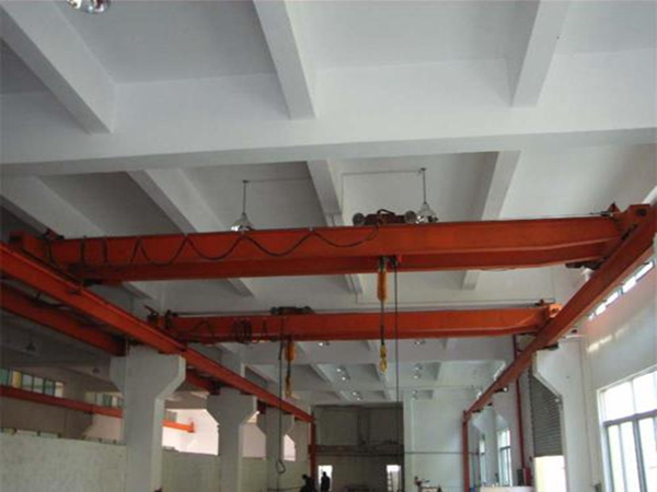 江苏常州单双梁起重机厂家 螺钉断头切勿操之过